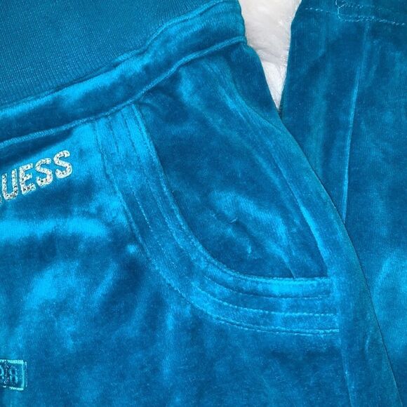 Guess Boot Cut Velour Women’s Sweater Suit - Picture 10 of 10